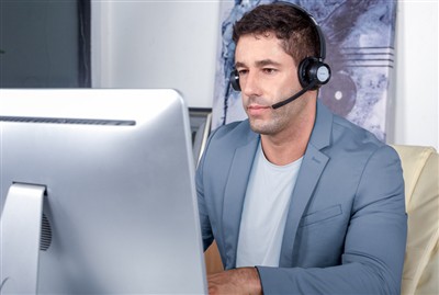 יום בעבודה עם האוזניות המשרדיות החדשות של Bee BH58